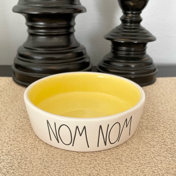 🆕Rae Dunn NOM NOM Ceramic Pet Bowl